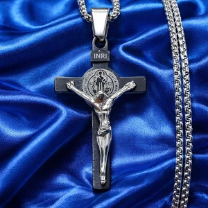Paslanmaz Çelik Siyah Gümüş Renk  Isa Haç Kolye