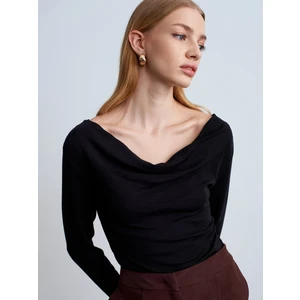 32570 %100 Yün Degaje Yaka Top-Siyah