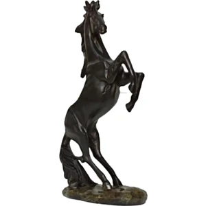 Şahlanan At Heykeli Siyah