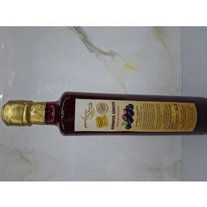 Antalya Köy Pazarı Kadın Koop. Aronya Sirkesi