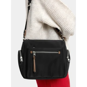 Kadın Dış Cepli Çapraz Askılı Çanta