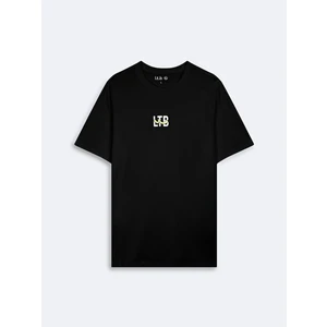 Logo Baskılı Siyah T-Shırt