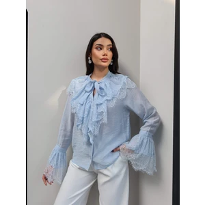 Esra Helvacı Dantelli Yaka Bağlamalı Gömlek