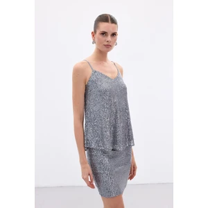 Payet Detaylı Askılı Bluz - Gri