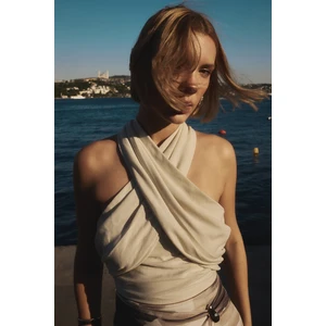 Halter Yaka Keten Crop Bluz - Bej
