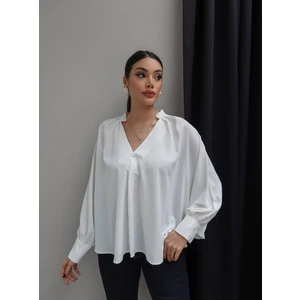 Esra Helvacı V Yaka Dökümlü Gömlek