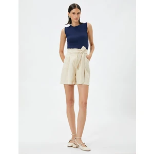 İpeksi Dokulu Şort Kemerli Cepli