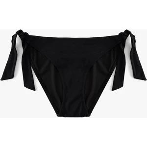 Astarlı Yanları Bağlama Detaylı Bikini Altı