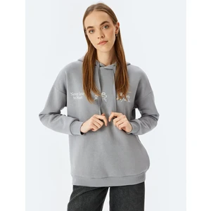 Arkası Baskılı Kapüşonlu Rahat Kalıp Sweatshirt