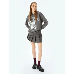Kolej Baskılı Kapüşonlu Uzun Kollu Sweatshirt