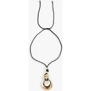 Charm Detaylı Bağlamalı Kolye