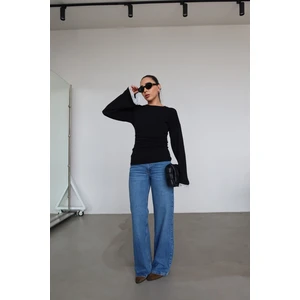 Özge Özgenç Taşlamalı Straight Fit Jean
