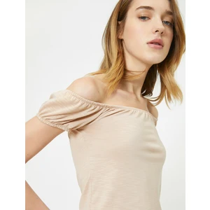 Omzu Açık Tişört Kısa Kollu