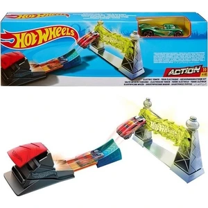 Hot Wheels Akrobasi Atlayışı Yarış Seti Eğlenceli Pist ve Otomobil İçeren Heyecan Verici Oyun Seti