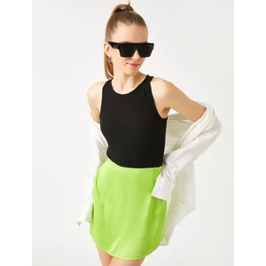 Halter Yaka Crop Atlet