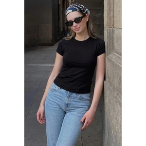 Siyah Basic Slim Fit Kadın Tişört MG2818