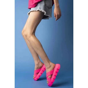 Çapraz Bant Neon Pembe Ortopedik Taban Kadın Terlik