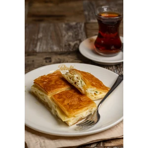 Petek Pastanesi Su Böreği