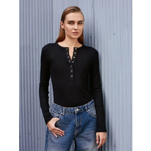 32024 Çıtçıtlı Modal Karışımlı Top-Siyah