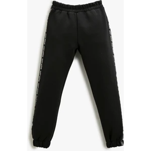 Basic Jogger Eşofman Altı Yanları Şerit Detaylı