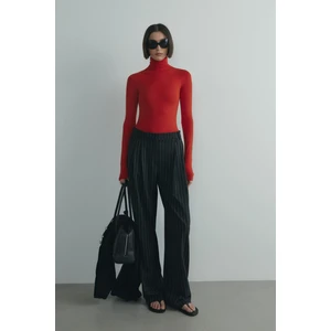 Suud Collection Kırmızı Boğazlı Body