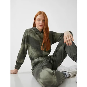 Kapüşonlu Cepli Sweatshirt