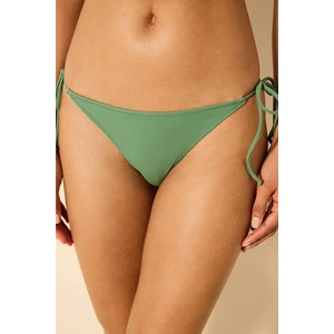 Yeşil Bikini Altı