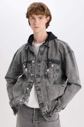 DeFacto %100 Pamuk Oversize Geniş Kalıp Kapüşonlu Düğmeli Mevsimlik Baharlık Denim Ceket D0416AX25SP