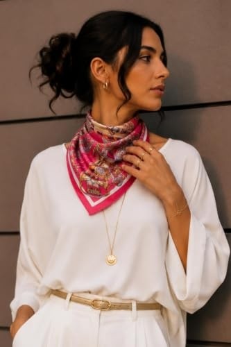 1001 Kuleli Modern Şehir Desen Siyah Soft Bandana Fular 50X50 cm görsel 3