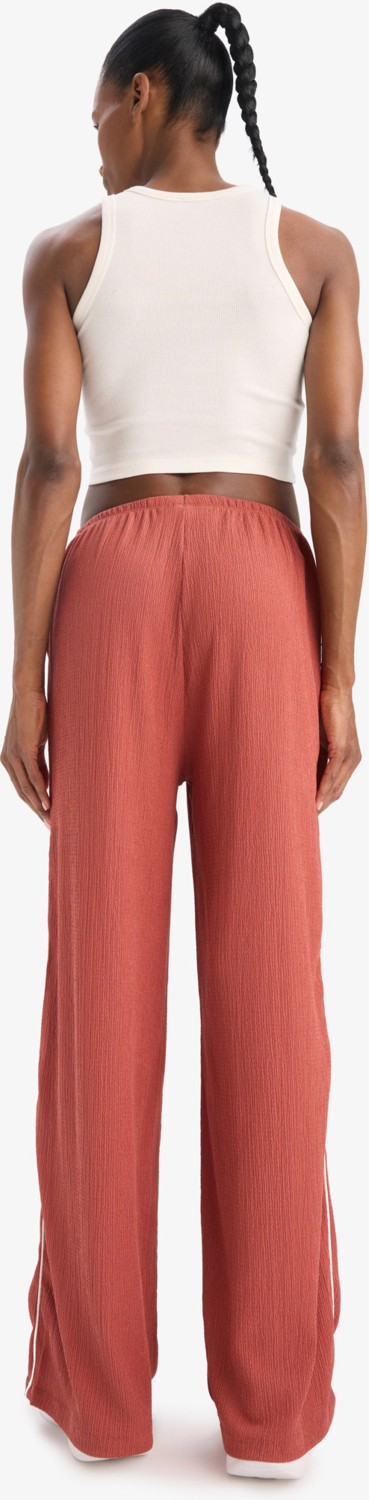 DeFacto NBA New York Knicks Wide Leg Geniş Paça Çift Cepli Geniş Paça Standart Boy Krinkıl İnce Pantolon D8805AX25SP görsel 7