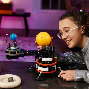 LEGO® Technic Dünya ve Ay Yörüngesi 42179 - 10 Yaş & Üzeri Fiyatı
