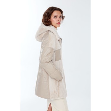 Derimod Chamonix Kadın Bej Kapüşonlu Şişme Peluş Deri Kaban Fiyatı