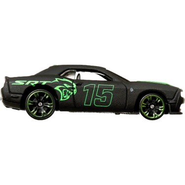 Hot Wheels Neon Yarışçılar HLH72 - 15 Dodge Challenger Srt Fiyatı