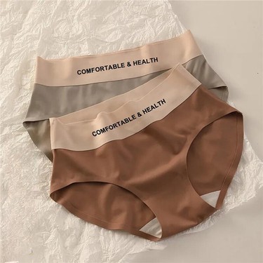 Uyda yalangoch ayol fotosurati Porno pikemen