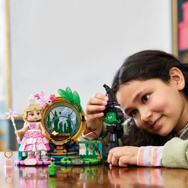LEGO® Wicked Elphaba ve Glinda Figürleri 75682 - 10 Yaş & Fiyatı
