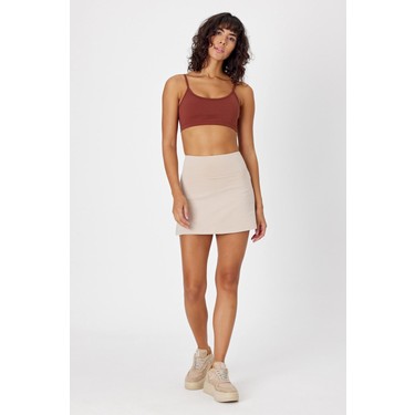 Uning mushuk it uslubini erkalaydi