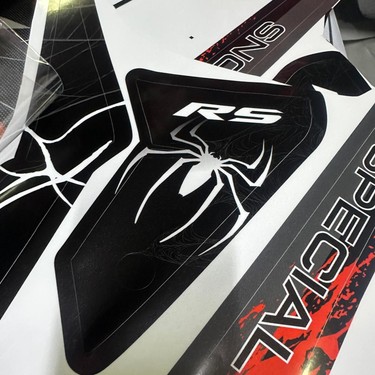 Bajaj RS200 Venom Deadpool Sticker Etiket Parçalı Kaplama Fiyatı