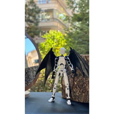 Lucky 13 Oynar Eklemli Robot Figür Oyuncak - Yarasa Kanat Fiyatı
