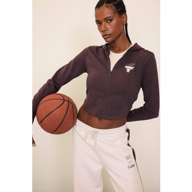 DeFacto NBA Chicago Bulls Slim Fit Dar Kesim Kapüşonlu Forma Fiyatı