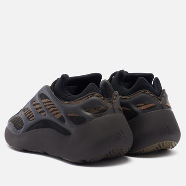 yeezy 700 clay brown