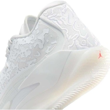 Nike Jordan Zion 3 Basketbol Ayakkabısı DR0675-103 (Yarım Fiyatı
