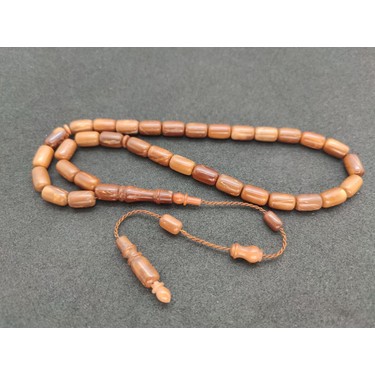 Qizlar xorozlarni chuqur sorishadi va spermani yutishadi