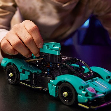 LEGO® Technic Aston Martin Valkyrie 42208 - 9 Yaş ve Üzeri Fiyatı