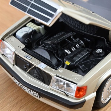 Norev 1/18 Mercedes-Benz 190 E 2.3-16 1984 Smoke Silver Fiyatı