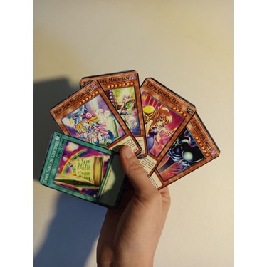 Jojaning stoli ostida