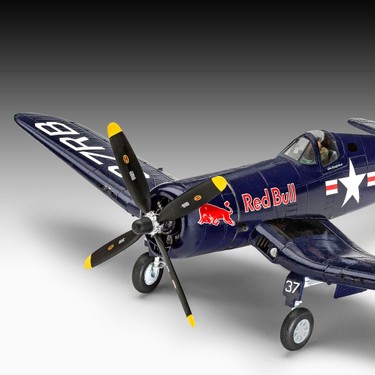 Revell 航空機プラモデル 4点セット Revell Gift Set F4U-4 Corsair Flying Bulls 5641 Fiyatı