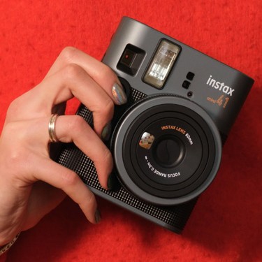 Instax Mini 41 Siyah Analog Şipşak Fotoğraf Makinesi Fiyatı