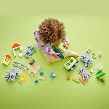 LEGO® DUPLO® Kasabası İnteraktif Macera Treni 10427 - Okul Fiyatı