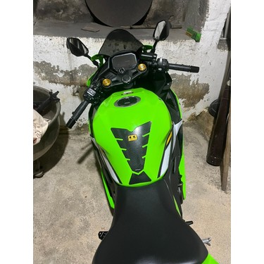 Grippatch ZX4RR 2025 ile Uyumlu Kaydırmaz 6D Karbon 8 Parça Fiyatı