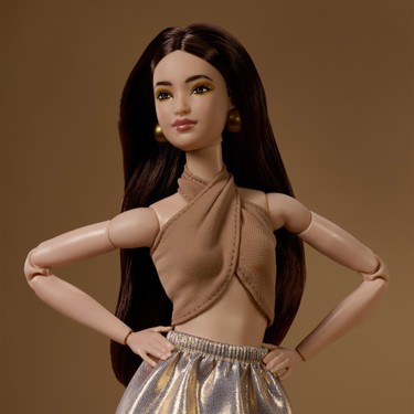 Barbie Basics 06 Koleksiyon Bebeği JJX25 Fiyatı